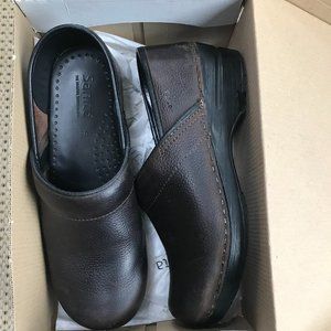 Sanita Clogs